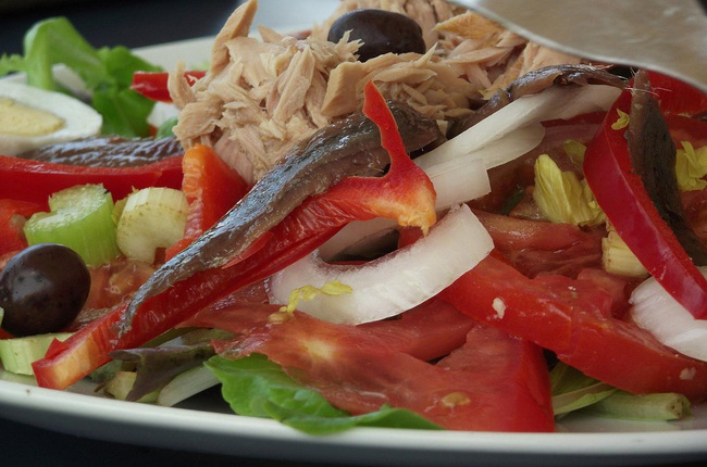 Appartement de vacances à Nice sur la promenade des anglais - restaurants - la baleine joyeuse